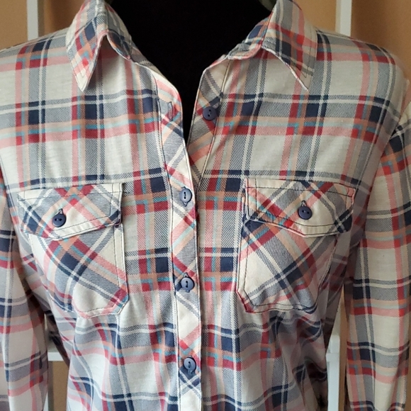 🌻 Plaid Button Down - Picture 3 of 6